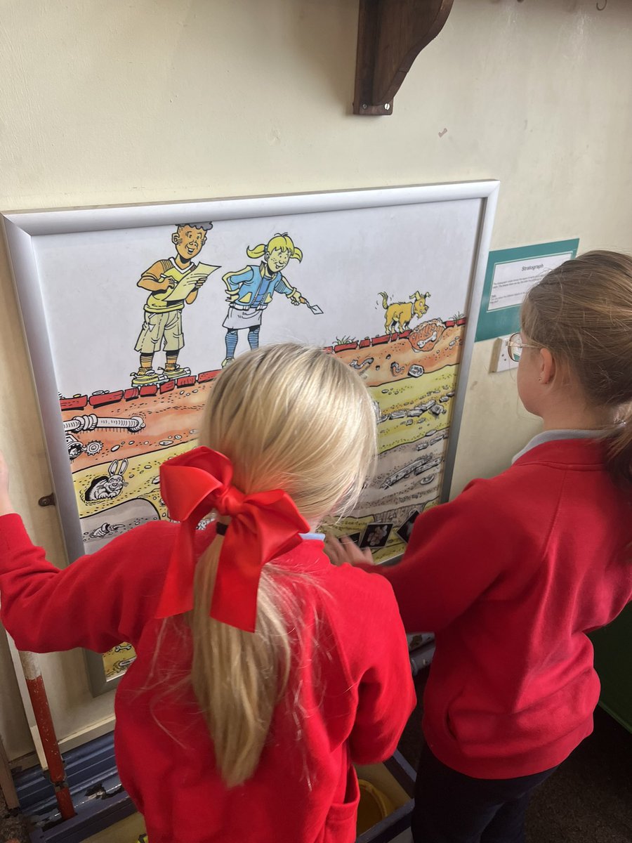 NewfoldYear4's tweet photo. We are enjoying lots of hands on activities this afternoon. We are slaves in the Roman kitchen, building a Roman central heating system and being archaeologists. #Newfold https://t.co/QRh5GBF0Kc