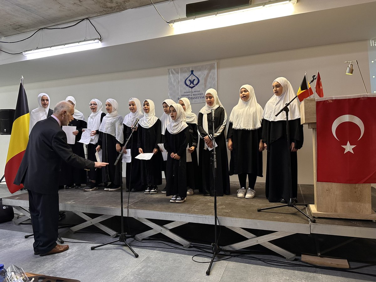 Mevlid-i Nebi, Camiler ve Din Görevlileri Haftası Kutlandı

diyanet.be/Anasayfa/xBlog…