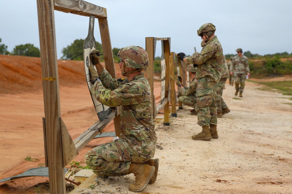 82ndABNDiv's tweet photo. It's #TrainingTuesday and we're headed to the range! Remind us again of the four fundamentals of marksmanship...

#TransformTheDivision #LivingTheAirborneCulture #AATW https://t.co/Ati6aWPI2K