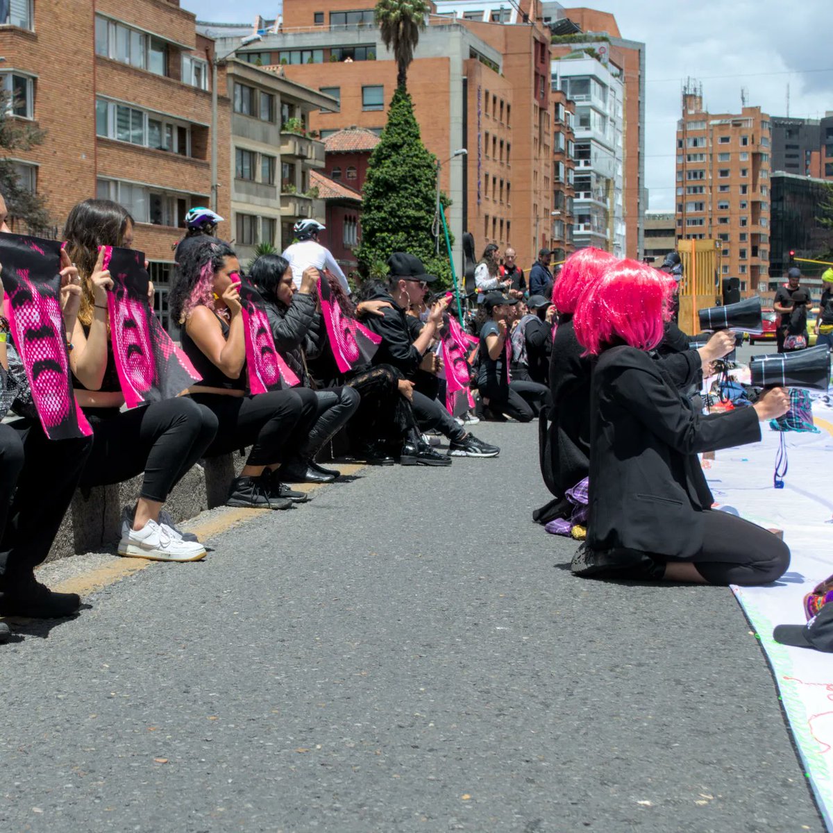 #OriónNuncaMás 
#MontoyaDigaLaVerdad
Merecemos saber que paso en la comuna 13 de Medellín, antes, durante y después de los 23 operativos militares. 
<a href="/Ccajar/">ColectivoDeAbogad@s</a> <a href="/Movicecol/">Movice</a> <a href="/CICR_es/">CICR</a> <a href="/lafm/">La FM</a> @