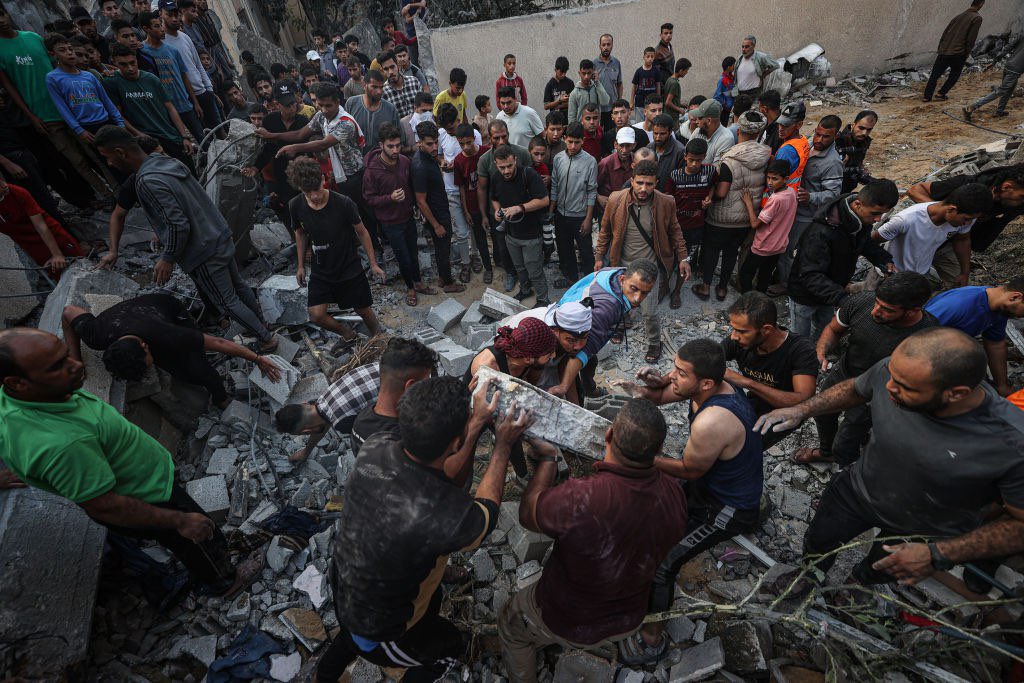 lsraeli warplanes bomb civilians’ houses in Gaza, killing 71 Palestinians last night.