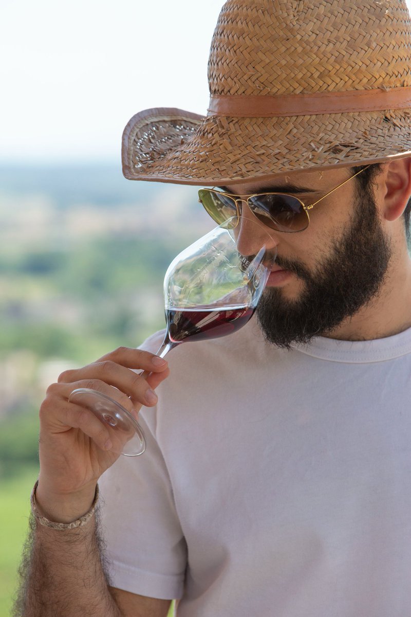 ClimatsUNESCO's tweet photo. Un #fascinantweekend au cœur de la Route des Grands Crus et des Climats du vignoble de Bourgogne, ça vous tente ?
👉 Du 19 au 22 octobre, profitez d'expériences inédites concoctées par les vignerons et professionnels de l’Oenotourisme du label Vignobles & Découvertes ! 🍇😋 https://t.co/8gKsWF6Oca