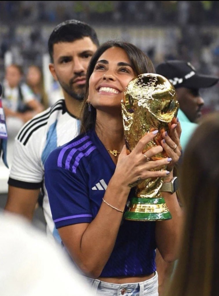 Linda Evelyn Namulindwa tweet media