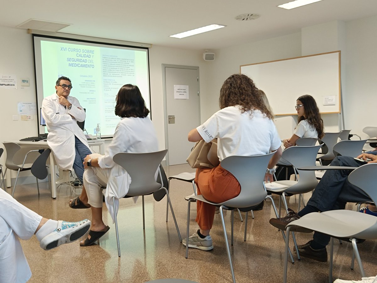 EdoMarsol's tweet photo. Inauguramos el XVI Curso de Calidad y Seguridad del medicamento en el @HospitalLaFe con nuestro gerente @joseluis_pa. Juntos por una utilización de medicamentos excelente 💪🏻. Hoy ponencias de @MeriBlody, @font_isabel, @EdoMarsol y @emiliomonteb. #CASEME #SomosLaFe https://t.co/HhXJ47x79K