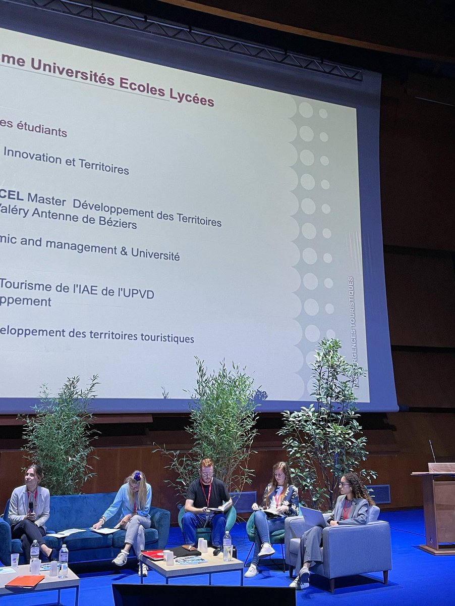 M2MIT_MOMA's tweet photo. Retour en image #convergence5 !
🏙️Hier nos étudiants du Master MIT de MoMa étaient aux Convergences Touristiques !
✨On remercie notre chère étudiante Mona Abdalla en M2 pour avoir participé à la synthèse de la journée animée par des étudiants !✨
#montpelliermanagement https://t.co/nEp0UCI2MB