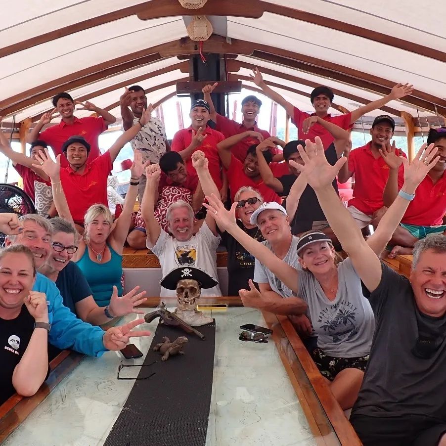 CalicoCharters's tweet photo. We're overwhelmed with gratitude for all the incredible guests who joined us on our recent Cenderawasih Bay whale shark expeditions! 🙌🏻 

It was truly an unforgettable experience - swimming with these gentle giants of the deep was an experience that left… https://t.co/545VTSHVDv https://t.co/hak5NK7vuM