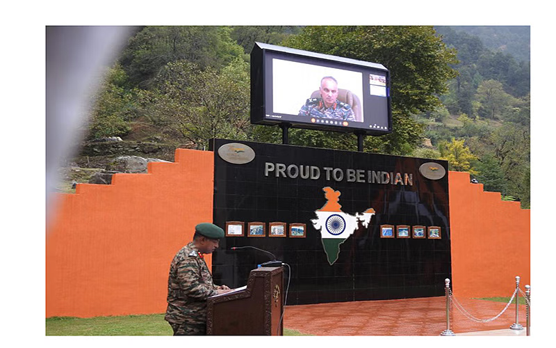 An #LED display screen with an installation cost of nearly Rs 21 lakh was inaugurated and dedicated to the Keran village by Lt Gen Rajiv Ghai, Chinar Corps Commander. @jindadilkashmir @kayjay34350 @ChinarcorpsIA @TinyDhillon @MattLaemon