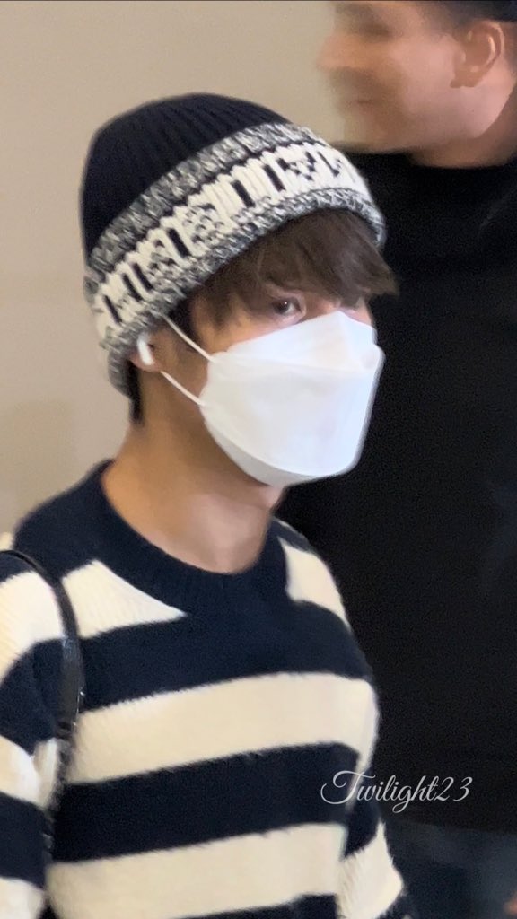 _Twilight_23's tweet photo. 231017 ✈️ICN

#런쥔 #RENJUN https://t.co/ENDREI1ug1