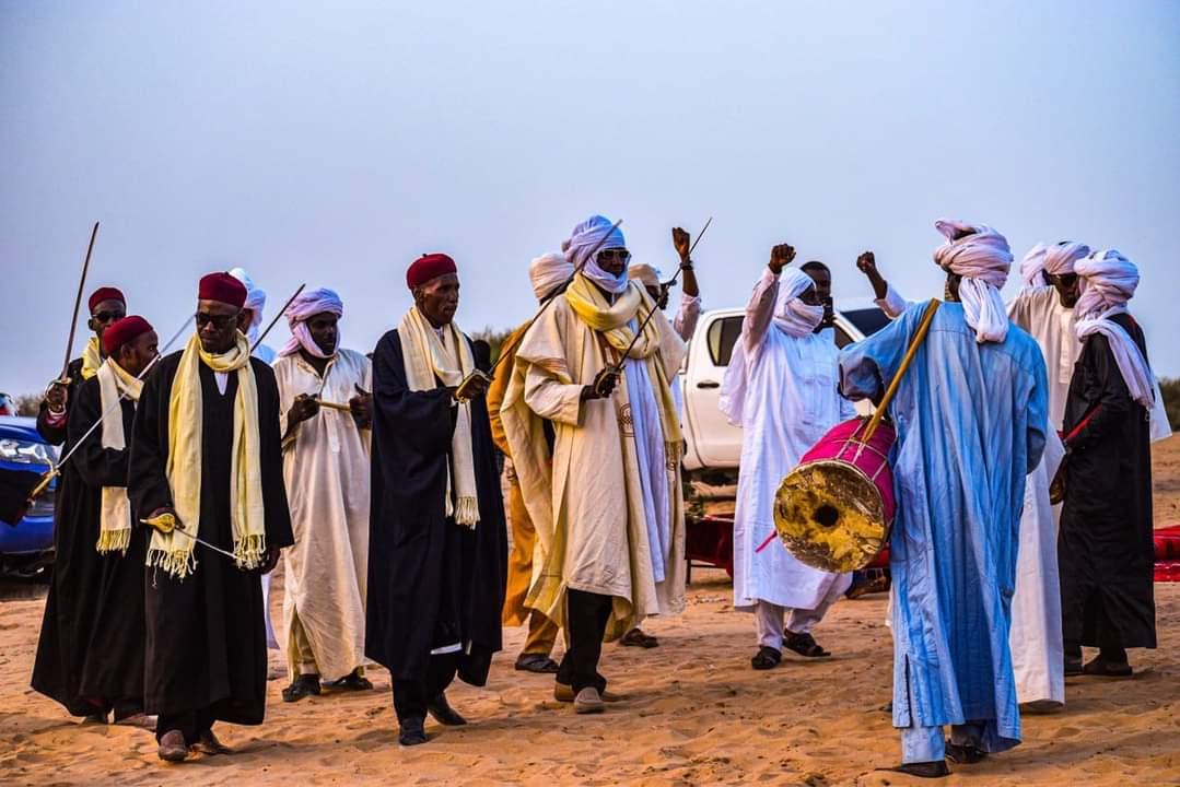 Chadvolonteers's tweet photo. 𝐓𝐎𝐔𝐑 𝐃𝐔 𝐓𝐂𝐇𝐀𝐃 💙💛❤️

Nous avons passé de très bon moments de détente et dansé pationnément sur le rythme des danses traditionnelles locales. 

Ça aussi c'est nous 💙💛❤️

#cvo #visitchad #zakoumayouthsafari #RNCE #ZahSoo #rochersdeséléphants #tourdutchad https://t.co/TdkKtal3al