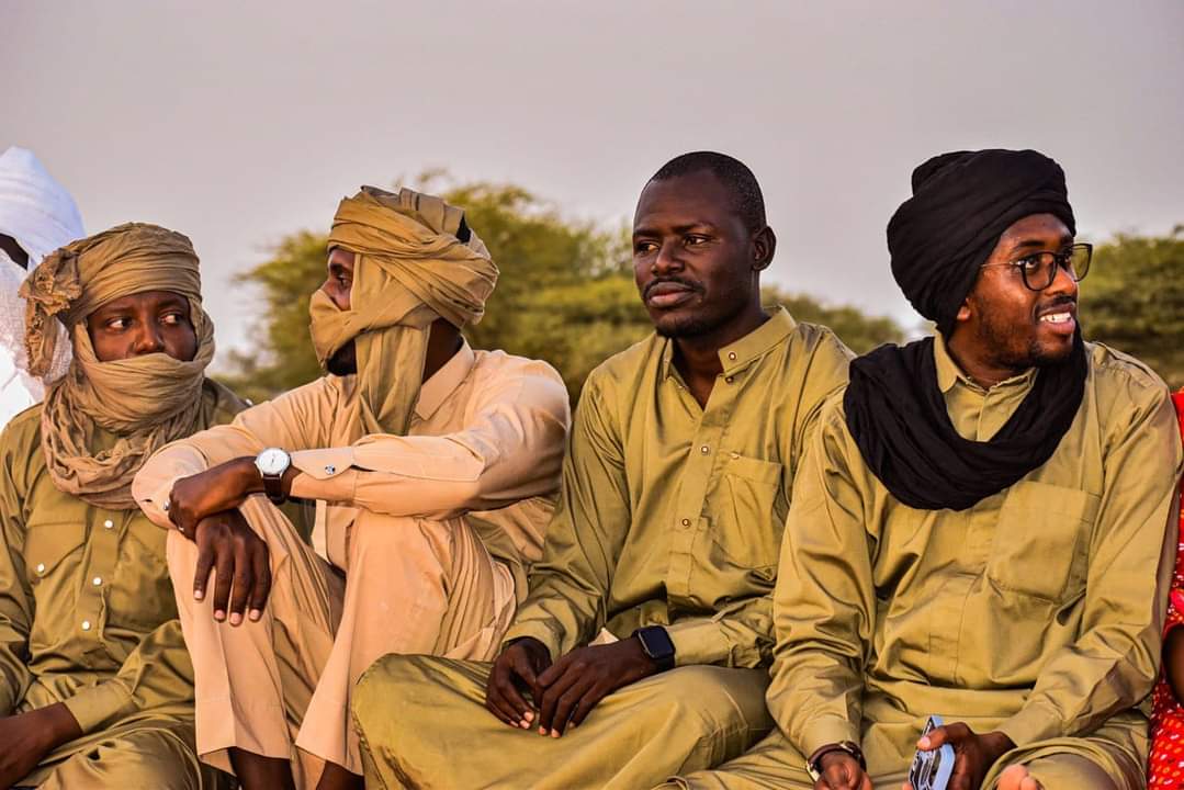 Chadvolonteers's tweet photo. 𝐓𝐎𝐔𝐑 𝐃𝐔 𝐓𝐂𝐇𝐀𝐃 💙💛❤️

Nous avons passé de très bon moments de détente et dansé pationnément sur le rythme des danses traditionnelles locales. 

Ça aussi c'est nous 💙💛❤️

#cvo #visitchad #zakoumayouthsafari #RNCE #ZahSoo #rochersdeséléphants #tourdutchad https://t.co/TdkKtal3al