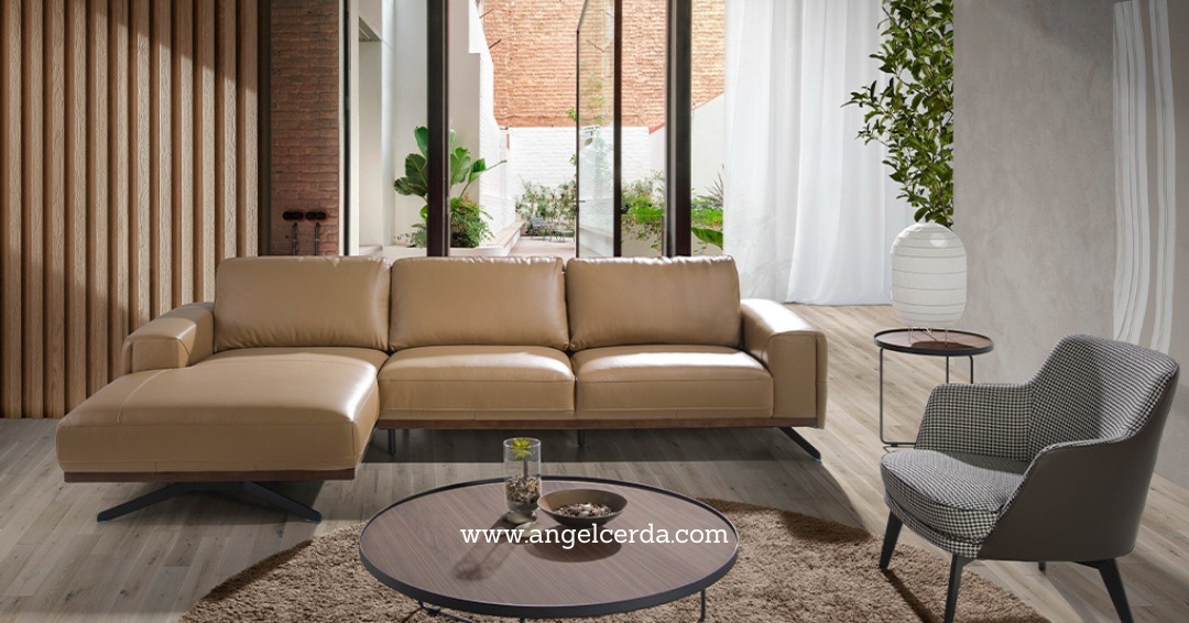 Sí a la comodidad por encima de todas las cosas. Pero, hay más que tener en cuenta a la hora de elegir un sofá. Los sofás de Angel Cerdá tienen un estilo propio perfecto para tu hogar. Aúnan comodidad y diseño, confort y elegancia.

#sofatendencia