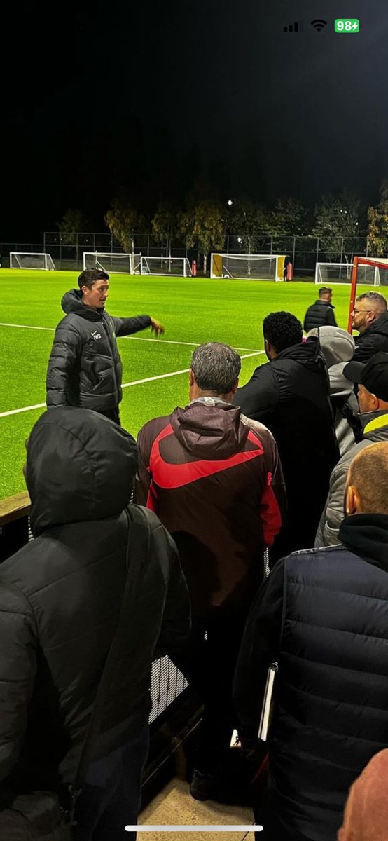 7EliteAcademyUK's tweet photo. COACH EDUCATION 🇬🇧🇺🇸🇹🇿 A group of our coaching staff attended an @FA Continuous Professional Development event at @LFC Academy with Martin Diggle, Head of Coaching at LFC ⚽✍️ 

Thank you to LFC and @Liverpool_CFA for a fascinating evening 🙌

#7EliteAcademyUK | #CoachingPathway https://t.co/IbgGQKI0bh