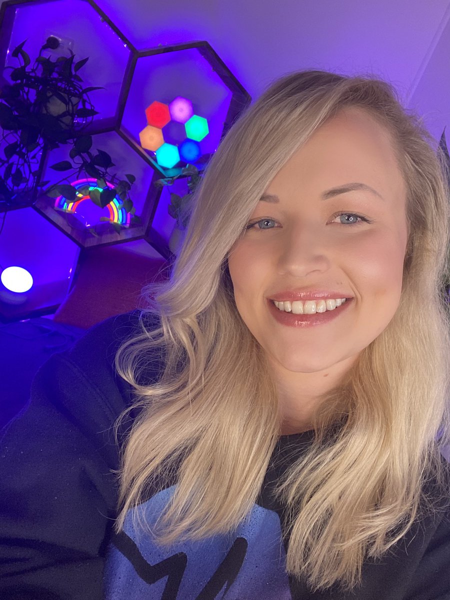 415 days ago I became active in the $HEX and #PulseChain community. Today I hit 32k followers 🥹

In just over a year you guys have won my heart. 

To say thank you, today I set up my YouTube and recorded my first video. Now I just have to learn to edit 🙈

I truly appreciate