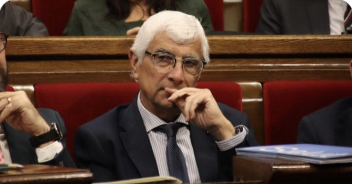 PouBoada's tweet photo. Les coses clares resulta que @salutcat en un missatge intern demana col·laboració per detectar casos d’estrangers que cometen frau de llei per tractar-se aquí i 20 d’entitats acusen Salut d’enviar un correu racista i discriminatori!Dons NO, ben fet conseller @manelbalcells ❗️ https://t.co/F2VpjeRrrH