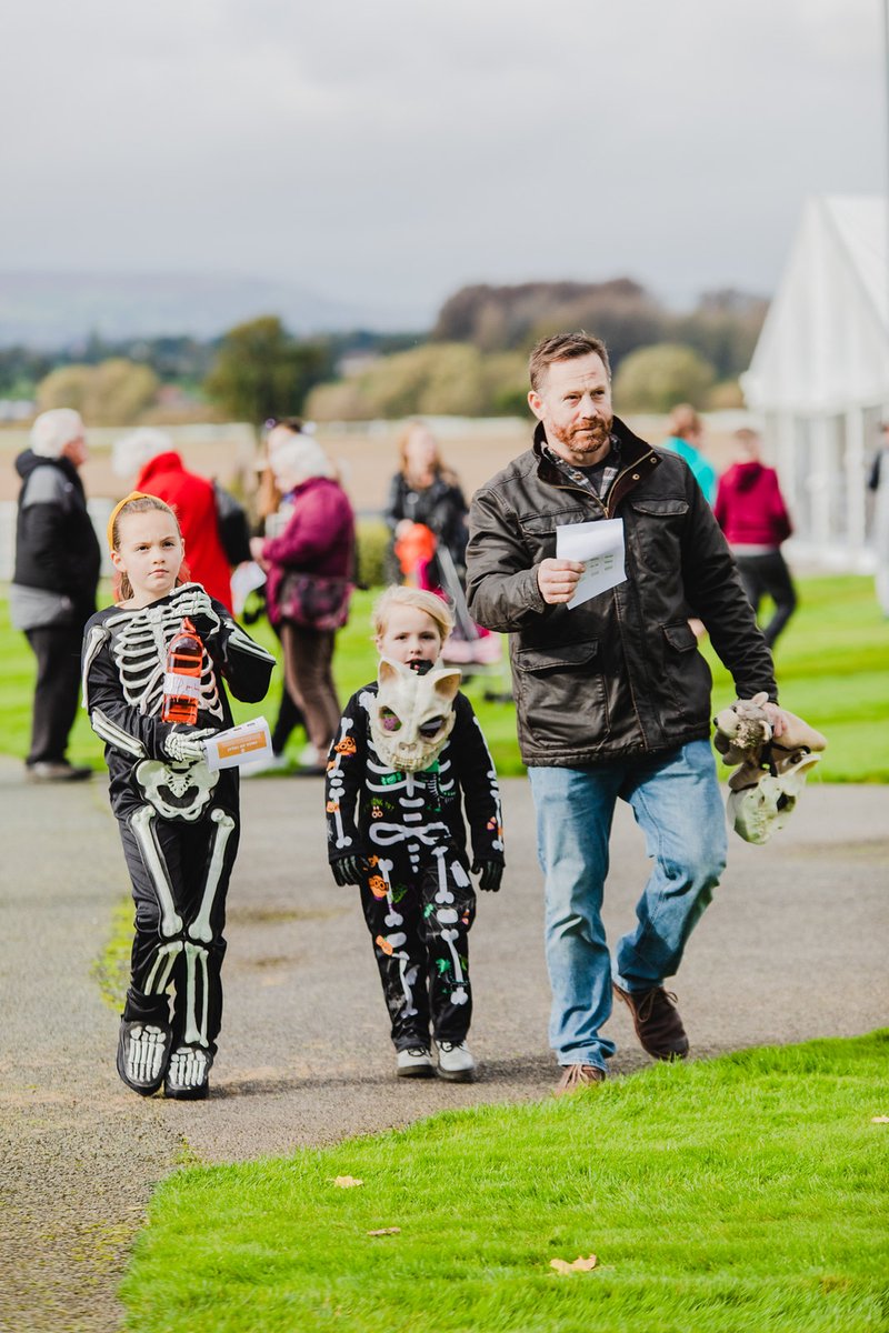 2 weeks to go! We've lots of spooktacular activities to keep your children entertained throughout this fabulous raceday🎃 Please note all of the children’s activities will be taking place in the Paddock Enclosure👻 Get your tickets for Halloween Day!👇 bangorondeeraces.co.uk/racing/fixture…