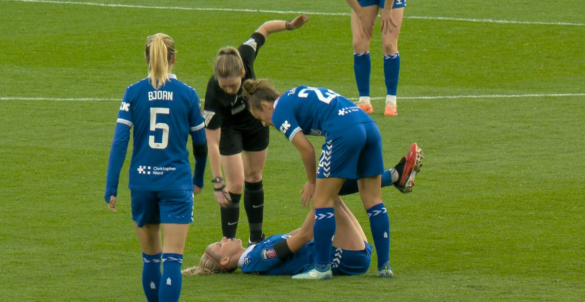 BrightsideM's tweet photo. #BarclaysWSL #Braless #Everton #Women #Football #Finnigan #Hope #Bennison #Sorensen #Holmgaard #Duggan #BrightsideGirls https://t.co/2mS86kzdvc