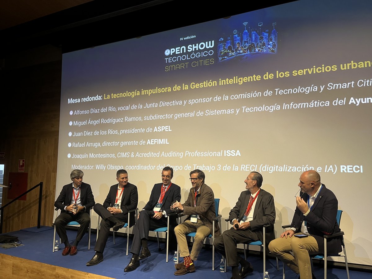 Facilityms's tweet photo. 🔝 la mesa de #ifmaEspaña #ayuntamientomadrid #ASPEL #AEFIMIL #issa y la #reci titulada: “La tecnología impulsora de la gestión inteligente de los servicios urbanos en las #Smartcities”, explican que hay que formar #facilitymanagement #limpiezapro #openshowtecnológico2023 https://t.co/1OZ3YxVJoB