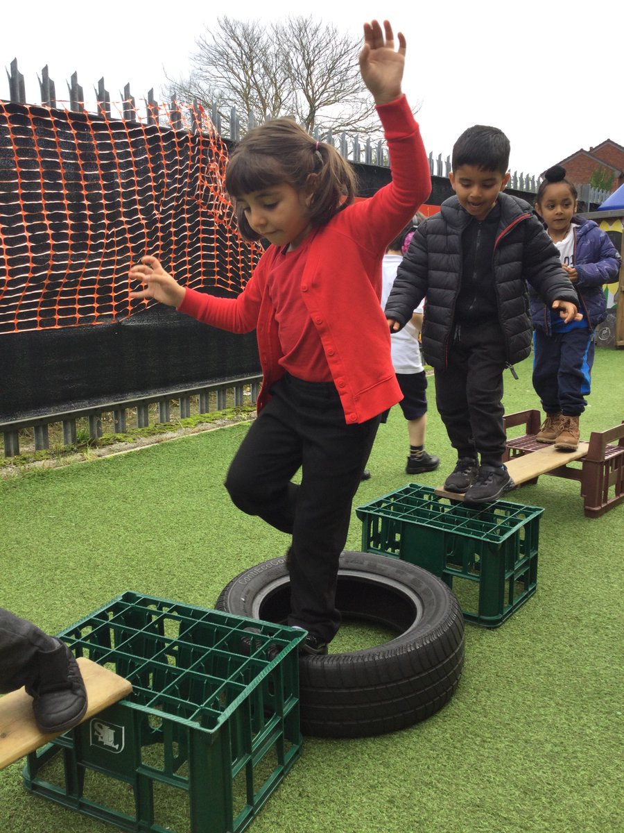 StBartsCofE's tweet image. Class 1 - Reception loved using their gross motor skills to make their way across the obstacle course. 

#grossmotorskills
#grossmotordevelopment