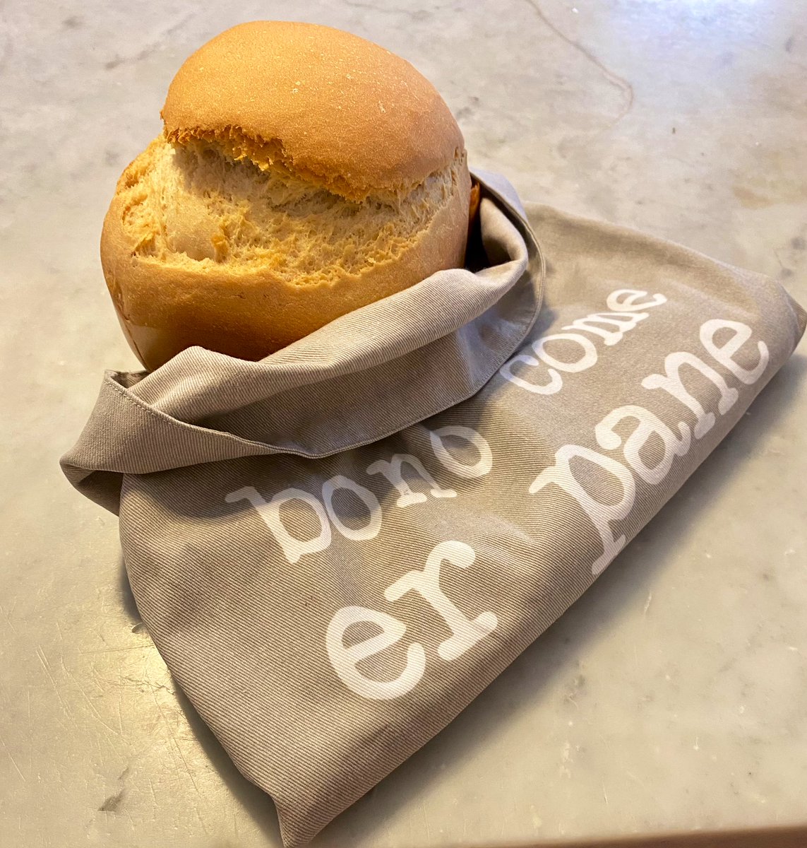 MamasPlanBe's tweet photo. GM lovely people 🤗Embracing the Roman wisdom of 'bono come er pane' - as good as bread, to have a heart of gold. 🌟 please welcome my new spelt #SourdoughStarter 💖 #Kindness #HeartOfGold #RomanWisdom #BreadOfTheDay #BakingAtHome #DoughArt #LoveLife https://t.co/MioPletCuM