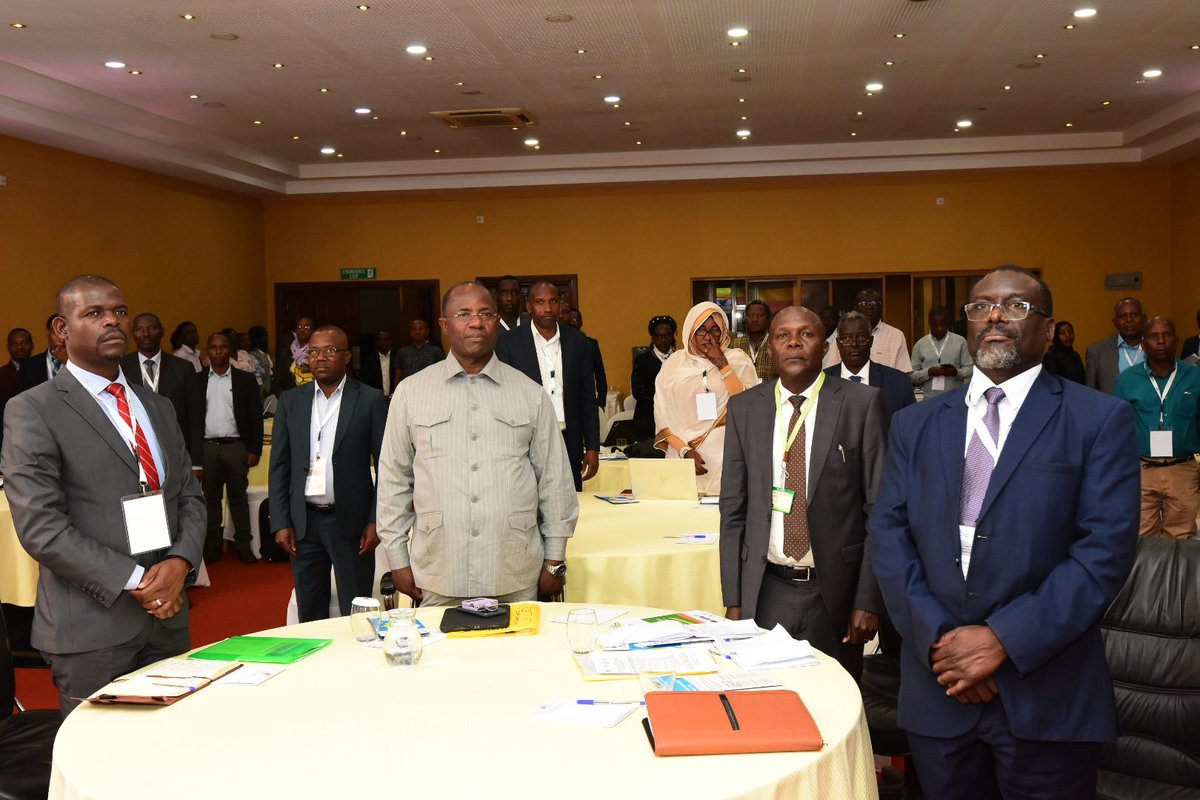 IucnRwanda's tweet photo. Agriculture is a fundamental human activity that naturally depends on #nature.
#Sustainableagriculture will need first and foremost to consider two inseparable societal priorities preserving the environment and providing safe and healthy food for all.
#IUCN #🇺🇬 & #ASARECA https://t.co/T2ZoKLc6vh