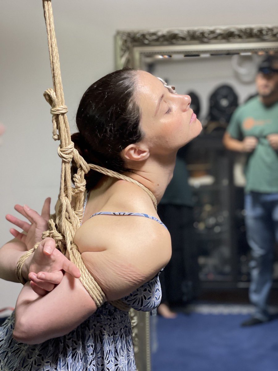 We had a rope gathering with <a href="/Rope_Tales/">Rope Tales</a> and <a href="/MartaTenshiko/">Marta Tenshiko</a> who‘d come from Italy. We learned a lot from them. Thank you for taking the time to share your skills.

@_Yuka11 @master_gonbee <a href="/19710926t/">ガテン(あざとみ王子)</a>