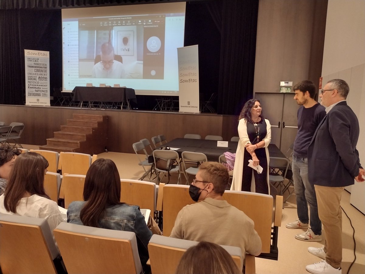 ajAltafulla's tweet photo. Comencem a la sala La Violeta d'#Altafulla una jornada de professionals organitzada per la Direcció General d’Acció Comunitària de la @gencat  amb la col·laboració del @CCTarragones. Hi participen professionals de tot Catalunya #sometac

+INFO 👇
https://t.co/dzMEGFvKSc https://t.co/DlyjVTi2A6