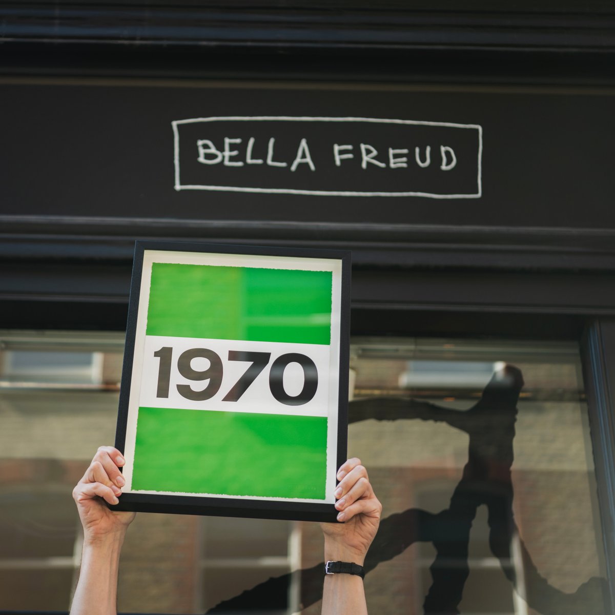 The @bella_freud presale opens tomorrow! This is your last chance to sign up for exclusive early access to the brand new collection of limited edition prints and silkscreens ahead of general sale: kingandmcgaw.com/prints/bella-f…