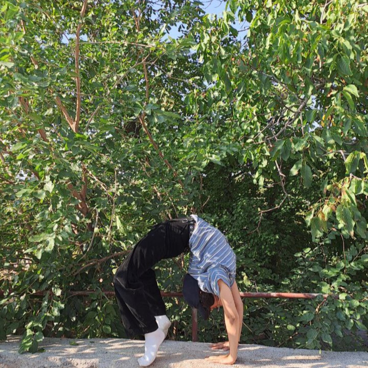 closugii's tweet photo. همینطوری از روی علاقه به این حرکت ها: #Gymnastics https://t.co/wGeRv61TG0