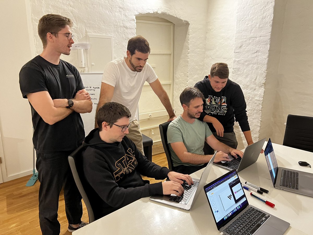 First Picture: from 20 years ago, playing with TheRottenStairs (our school punk rock band) 👀
Guitar left : @NahuelCirocco 
Guitar right : me
Taking the picture: Santa

Second: from 2019 in a NFT conference a year after launching <a href="/CryptoMotors_io/">CryptoMotors | CryptoMotors.eth</a> 
Nahuel,<a href="/Ro_CryptoMotors/">Rodrigo Maldonadoᅠᅠᅠᅠᅠᅠᅠᅠᅠᅠᅠᅠᅠᅠᅠᅠᅠᅠᅠ</a>, me