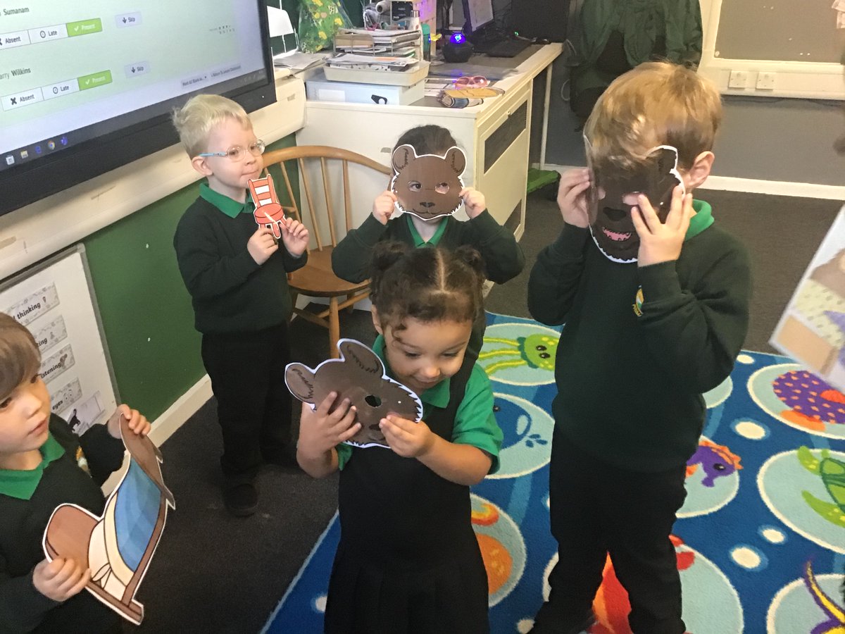 Cygnets_WPA's tweet photo. Nursery 3-year-olds enjoyed acting out the story of Goldilocks and the three bears. We took it in turns to be a character and said some key phrases from the story. @WatersidePA #WatersideReading https://t.co/QZsjWrZPUj