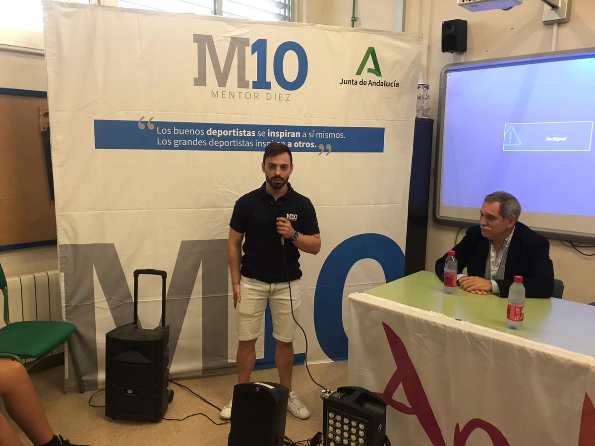 🏋️‍♂️ El IES Santa Rosa de Lima de #Córdoba acogió ayer una nueva actividad del programa de <a href="/TurismoAND/">Consejería de Turismo y Andalucía Exterior</a> #Mentor10 con <a href="/josuebrachi/">Josué Brachi García</a> como protagonista 👏👏👏

#AndalucíaElLugarDelDeporte #Halterofilia