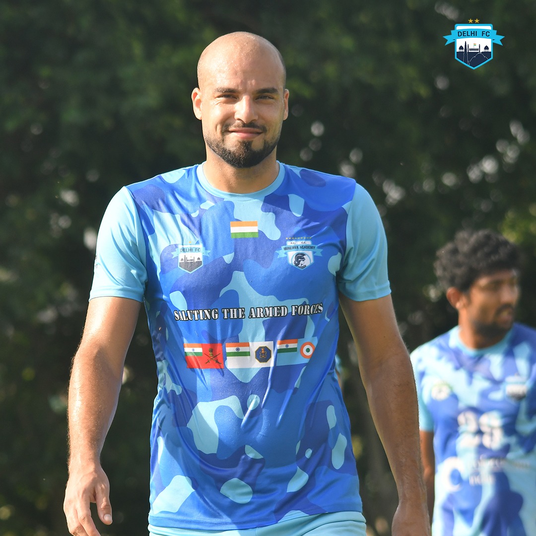 minervapunjabfc's tweet photo. Bibs, balls, and a whole lot of laughs. That's our kind of practice! 😆⚽
#DelhiFC #DilMeinDilli #IndianFootball https://t.co/UTv35mWhes