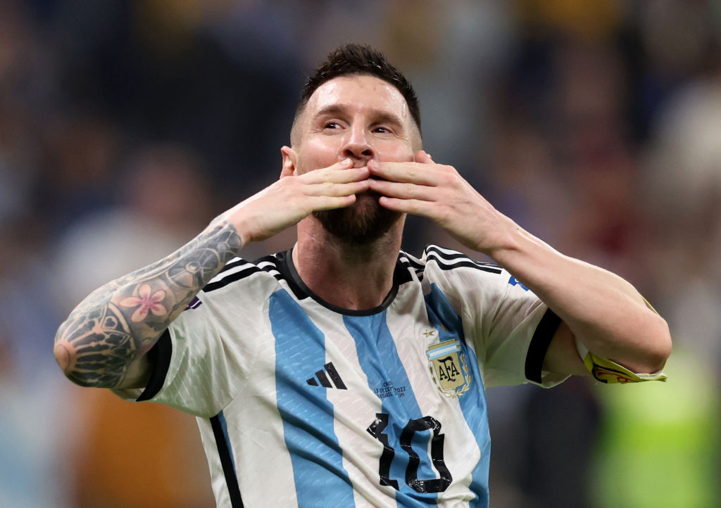 WhoScored's tweet image. 🇦🇷 Lionel Messi&apos;s 2022/23 campaign:

🥇 Highest rated player in Europe&apos;s top 5 leagues (8.28)
🥇 Highest rated player at the 2022 World Cup (8.25)
⭐️ Most WS POTM awards (16)
🏆 World Cup winner
⚽️ 28 goals
🅰️ 23 assists

👏 The Argentine has won the 2023 Ballon d&apos;Or, per reports