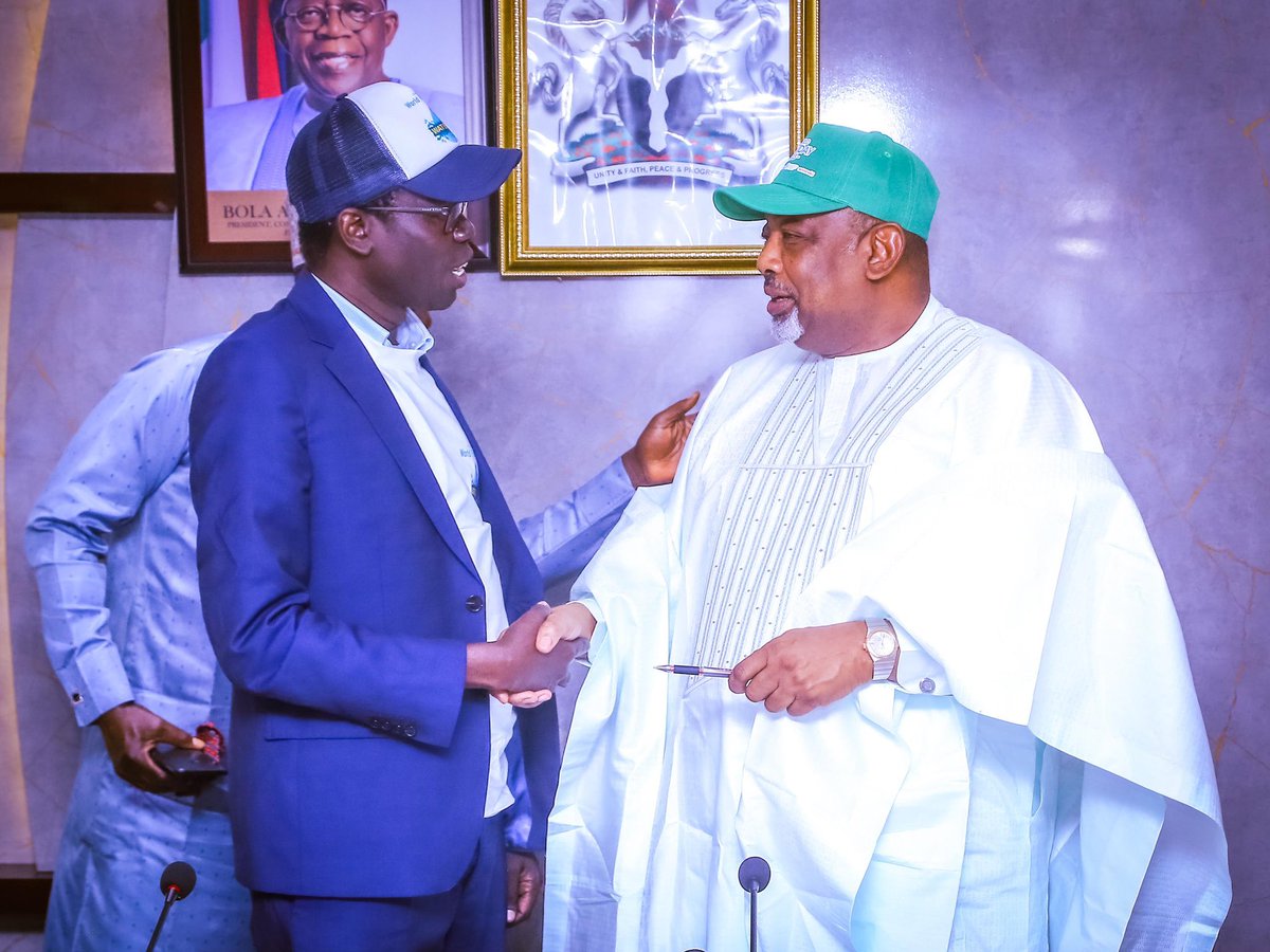 JayItsJam's tweet photo. [PHOTO NEWS]

The Honourable Minister of Agriculture and Food Security, Senator Abubakar Kyari, CON, shared the Renewed Hope government’s Plans for Agric and Food Sufficiency On the occasion of World Food Day.

#WorldFoodDay #FMAFSWithKyari https://t.co/Gh0byF8ExE