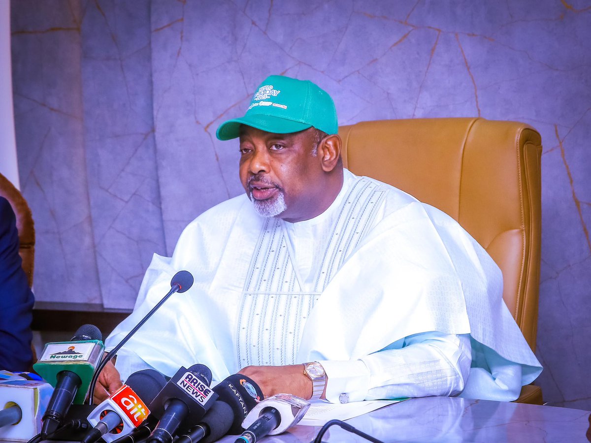 JayItsJam's tweet photo. [PHOTO NEWS]

The Honourable Minister of Agriculture and Food Security, Senator Abubakar Kyari, CON, shared the Renewed Hope government’s Plans for Agric and Food Sufficiency On the occasion of World Food Day.

#WorldFoodDay #FMAFSWithKyari https://t.co/Gh0byF8ExE