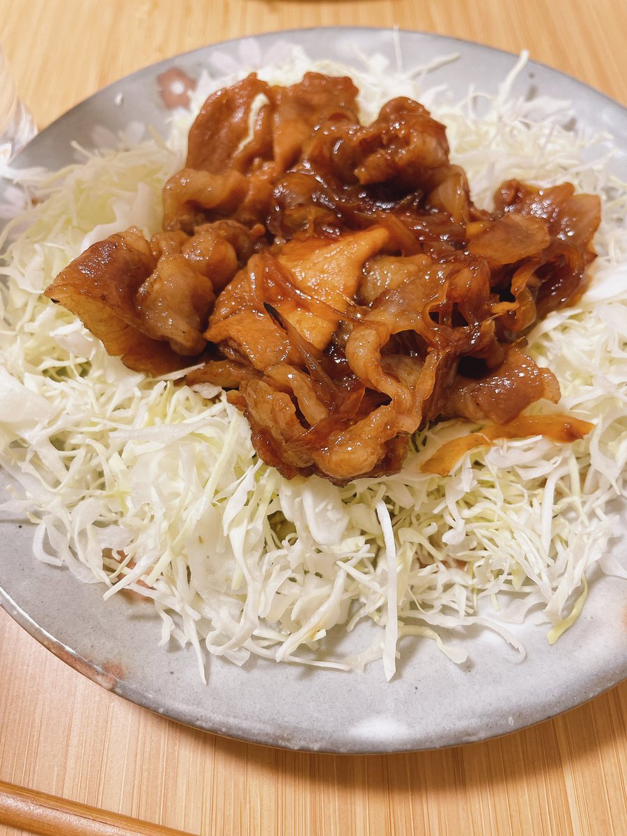 mmm_chizu's tweet photo. 一人暮らし始めて初自炊。
メニューは凪沙が作ってた「ハニージンジャーソテー」
ちゃんと野菜も食べました☺️
#ミッドナイトスワン
#新しい地図
#ぷっくりニュース https://t.co/ifm6330kZO