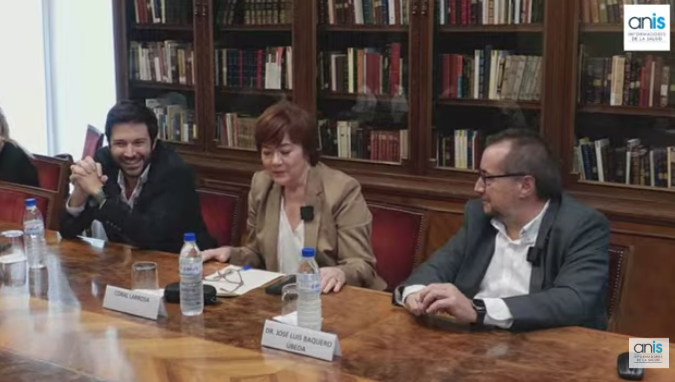 #DíaMundialDeLaOsteoporosis   
Sigue en directo el debate sobre la #osteoporosis y el papel de los #Mediosdecomunicación

En el que participan  Participan: <a href="/JoseLuisBaquer/">Jose Luis Baquero</a>, Ramón Costa Segovia y moderado por <a href="/corallarrosa/">Coral Larrosa</a> 

📺youtube.com/watch?v=_VHasI…