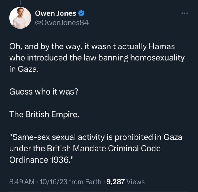 skulthorp's tweet photo. If it hadn't been for the British Empire there could have been a flourishing Weimaresque gay scene in 1930s Gaza.

 Noel Coward, Christopher Isherwood rubbing shoulders while watching a man in lipstick do Cabaret sending up everyone from the local imam to the colonial governor https://t.co/Mh7W0XSLW6