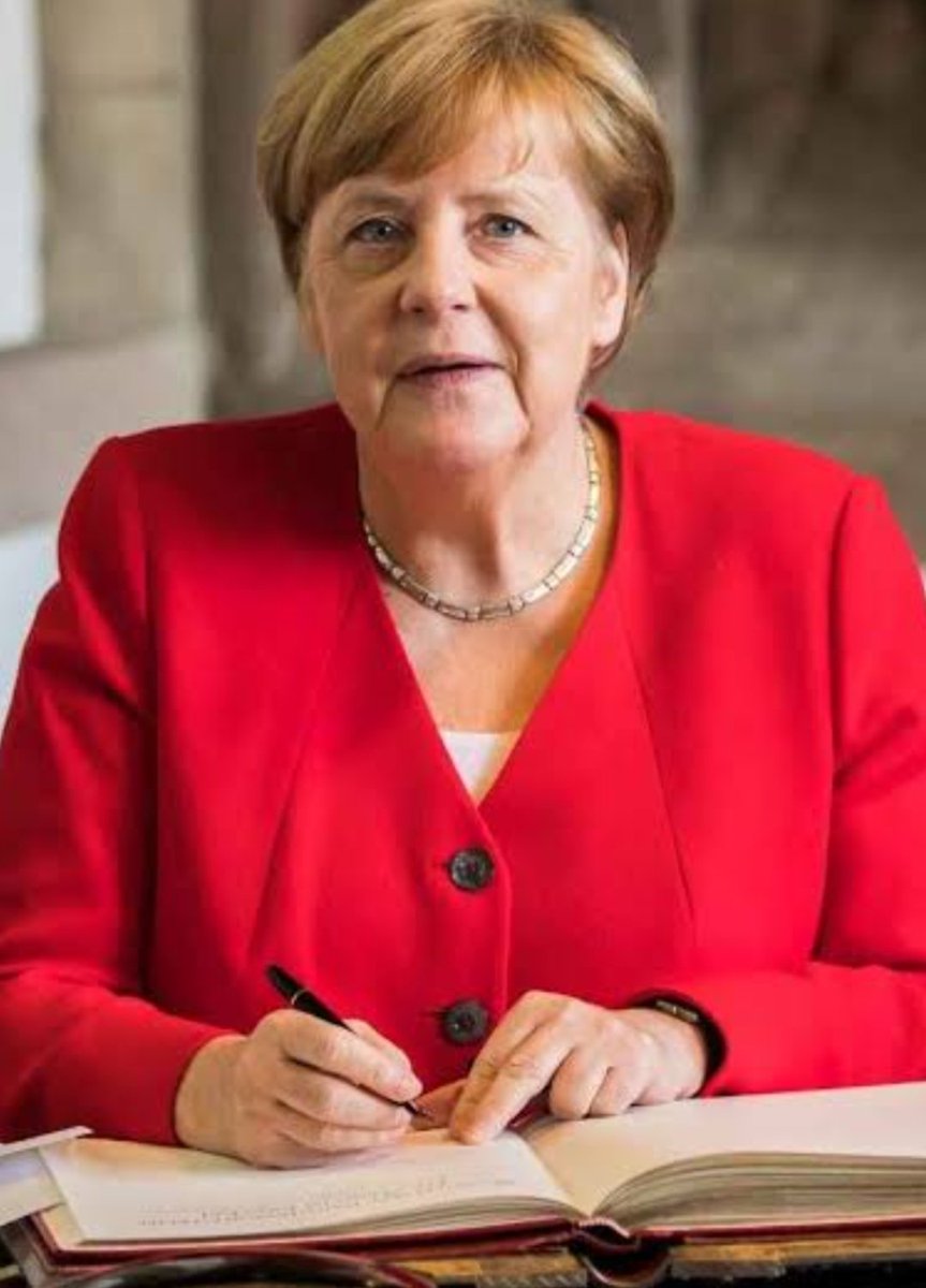 Anlatsana bunu nasil basardın ?
Angela Merkel emekli olurken yeni iktidara 350 milyar Euro bütçe fazlasıyla, milli geliri kişi başı 42.000 Euro gelirli teslim ederken 16 yılda sadece bir dairesi ve bir arabası oldu.