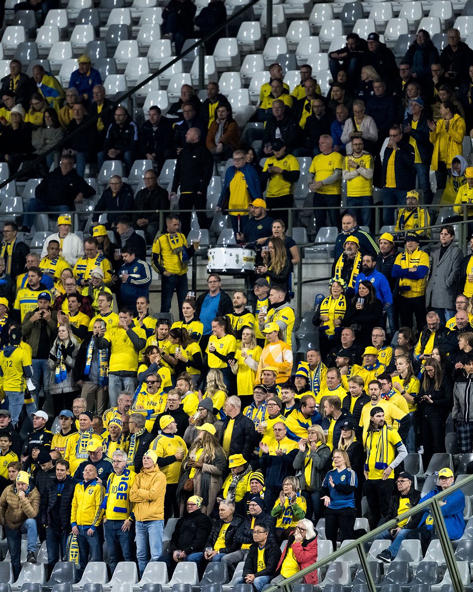 Svensk fotboll har sorg.

Igår miste vi tragiskt två blågula supportrar, på plats i Bryssel för att göra något som ska kunna vara en självklarhet – att stötta våra svenska landslag i den blågula landslagströjan.

Våra tankar går till alla nära och kära till offren.