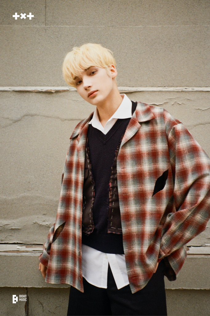 HNK_FR_FAN's tweet photo. PHOTOS ፡ 📸

Des photos de #HUENINGKAI &amp; #TXT durant le MV "CHASING THAT FEELING" 

˖ ࣪⊹ TXT FREEFALL OUT NOW
#ChasingThatFeeling #FREEFALLCHASING
THAT FEELING OUT NOW
#TOMORROW_X_TOGETHER https://t.co/w966klP11D