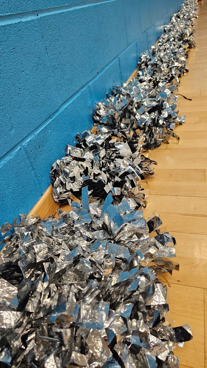 LeedsWellSchool's tweet image. Cheer Dance, let's go... 🎀🕺💃T, Broken T, High V, Low V, Hips, Stance, High Touch, Low Touch, K &amp;amp; K @dazldance leading the way 🤩 thanks for hosting us Morley Leisure Centre 🙌🏻 @WestwoodPe @hrsaprimary @MV_PEactivities