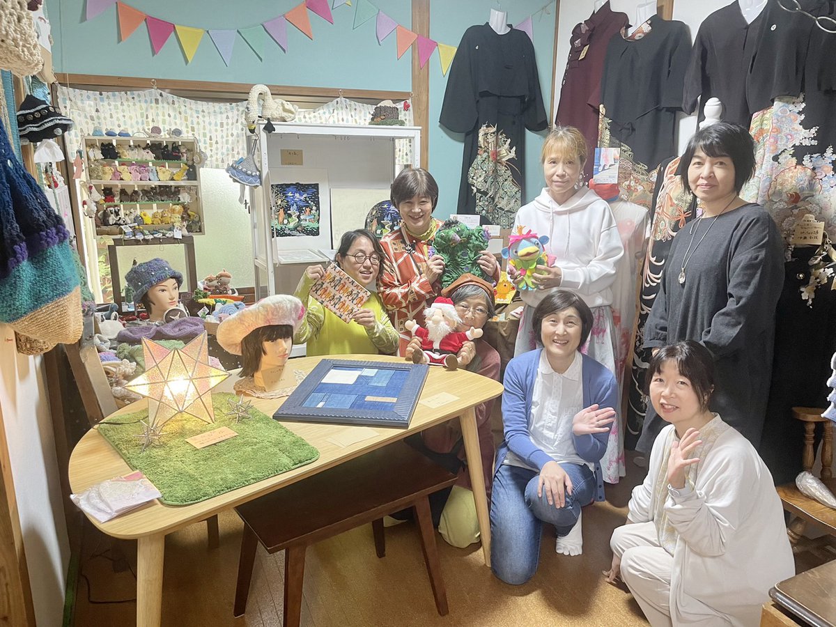 pittyori's tweet photo. 今年の同窓会のような作品展
無事終了　皆様ありがとうございました https://t.co/ECaoMBnpJP