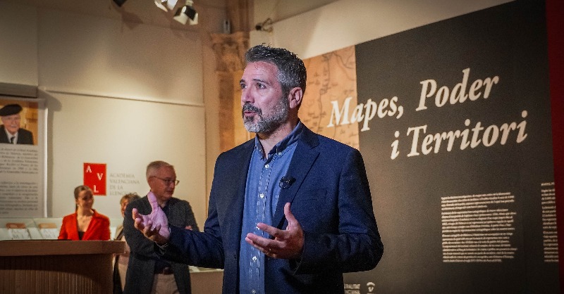 GVAcultura's tweet photo. 🗣 Sergio Arlandis (DG Cultura): "Las iniciativas culturales tienen que dar una perspectiva real y sólida de nuestro pueblo valenciano.
El legado cartográfico ayuda a la la construcción de nuestra identidad" 

🏛 Hoy se ha inaugurado ‘Mapas, poder y territorio' en @GVABValenciana