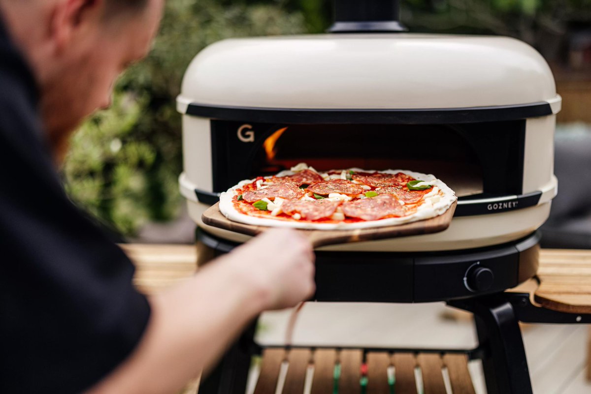 BBQs2u's tweet photo. Meet the new Gozney Dome S1 Pizza Oven 🔥

The essential oven for pizza lovers. The stream-lined version of the world’s most thoughtfully designed outdoor pizza oven.  Learn more...

https://t.co/Yt6wJi2Fmy

#GOZNEY #GOZNEYDOME #GOZNEYS1 #S1DOME #PIZZAOVEN #PIZZA  @gozney https://t.co/JXxjfvjWYT