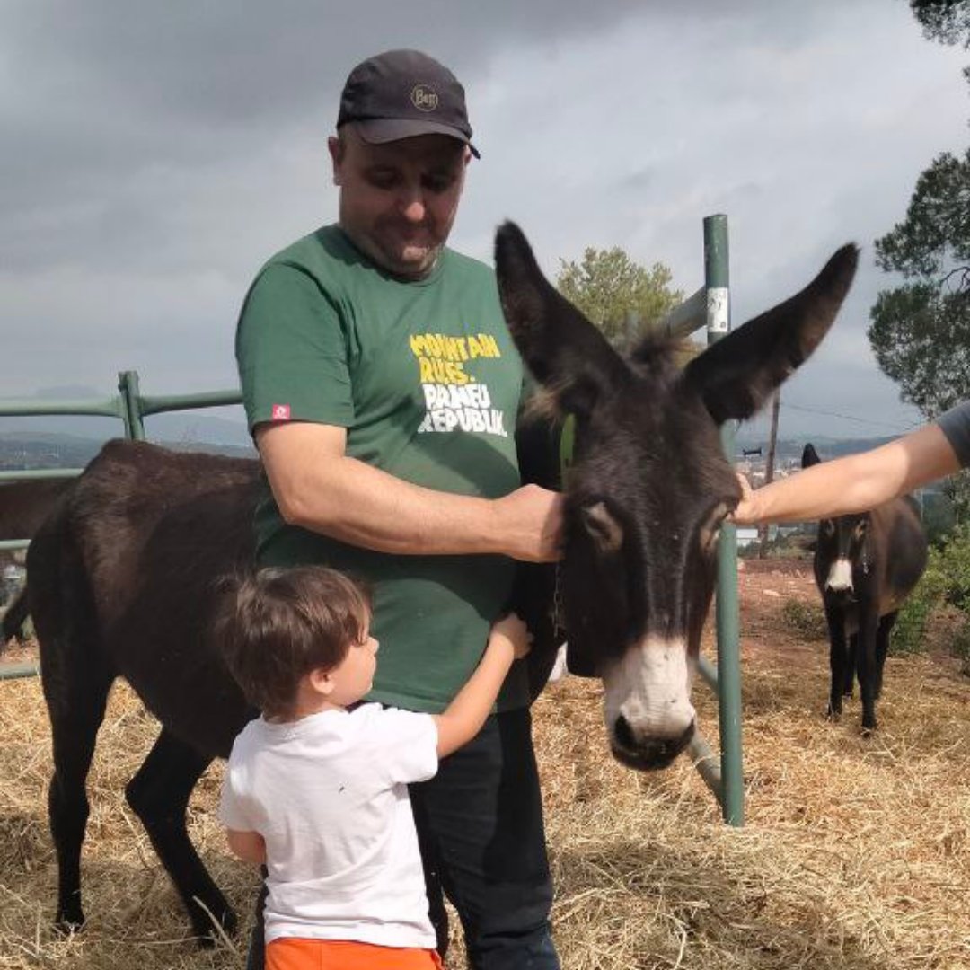 Transformadora_'s tweet photo. 🌱 Últimes visites del cicle Benvinguts a #LaCollserolaPagesa!
Aquest cap de setmana hem visitat #Melvida i #CanDomènech. Dos projectes ramaders que aposten per:
👉El compromís amb el territori
👉La biodiversitat i cura del paisatge
👉La producció local a Collserola https://t.co/5pR55mwGnU