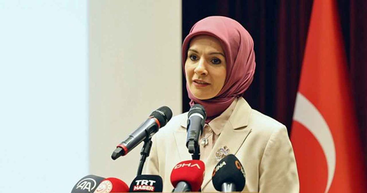 Bakanlık ile Tüm Özel Halk Otobüsleri Birliği arasındaki görüşmeler sürüyor: Aile ve Sosyal Hizmetler Bakanı Mahinur Özdemir Göktaş, Bakanlık ile Tüm Özel Halk Otobüsleri Birliği arasında ücretsiz seyahat kapsamında ödenen gelir desteğine ilişkin… dlvr.it/SxYH2W