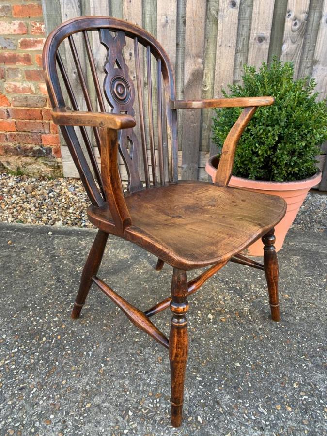 AntiqueTables1's tweet photo. 12 Antique Windsor Draft Back Chairs and 1 Carver Chair 

https://t.co/OwSJUxd0S9

#antiquewindsorchair #antiquecarverchair #carverchair #diningchair #antique #furniture https://t.co/hxoTUO0A25