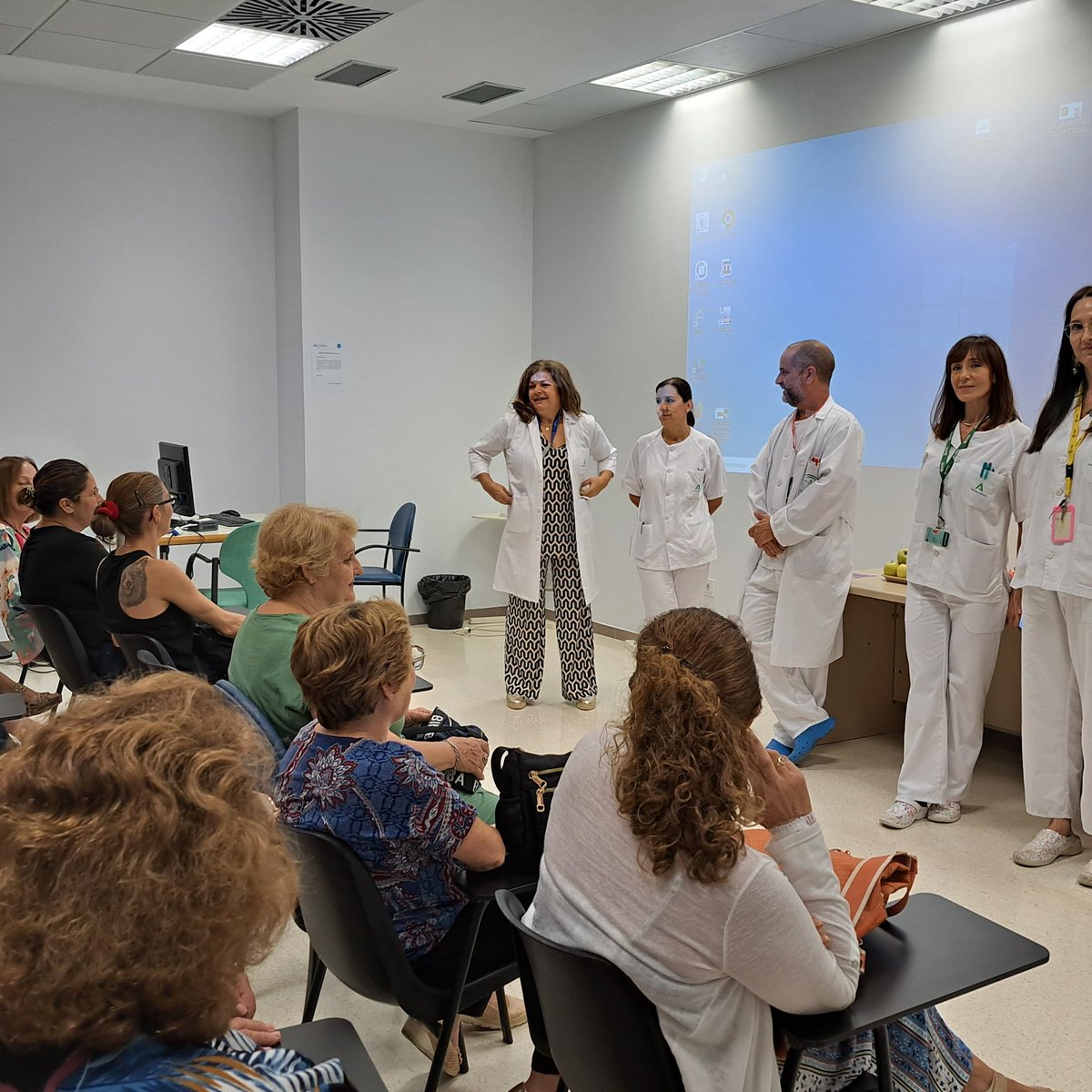 Hospital Universitario Poniente tweet media