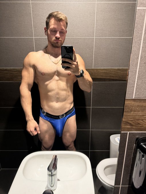 Need those legs to grow big 😈 https://t.co/sEcC24rr7i